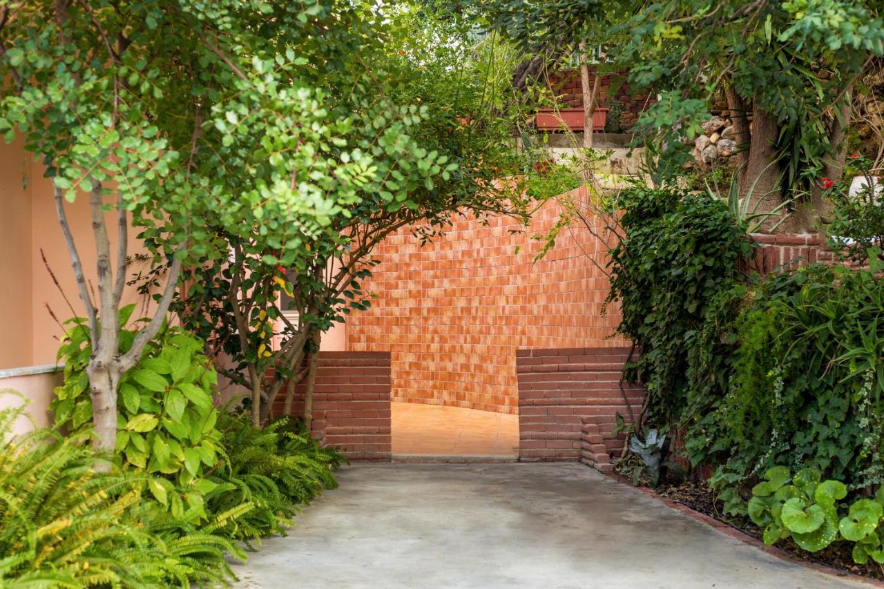 Aphrodite Studios & Apartment Bali  外观 照片